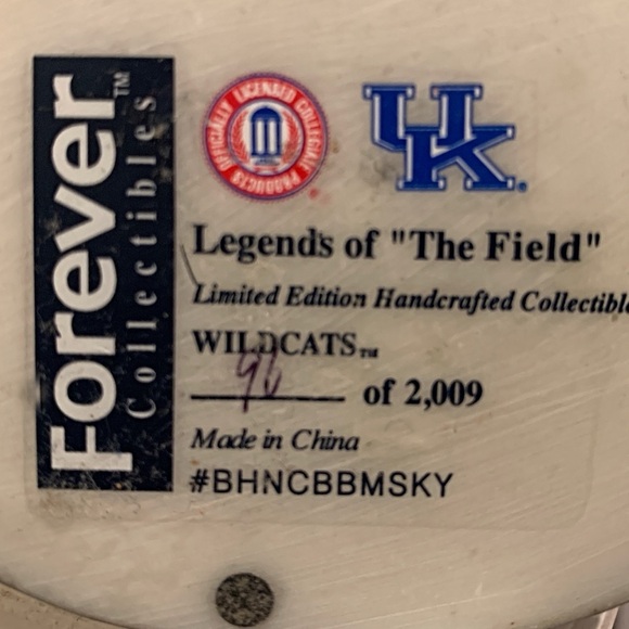 Vintage Forever Collectibles Kentucky Wildcats Limited Edition Bobblehead - Picture 5 of 5